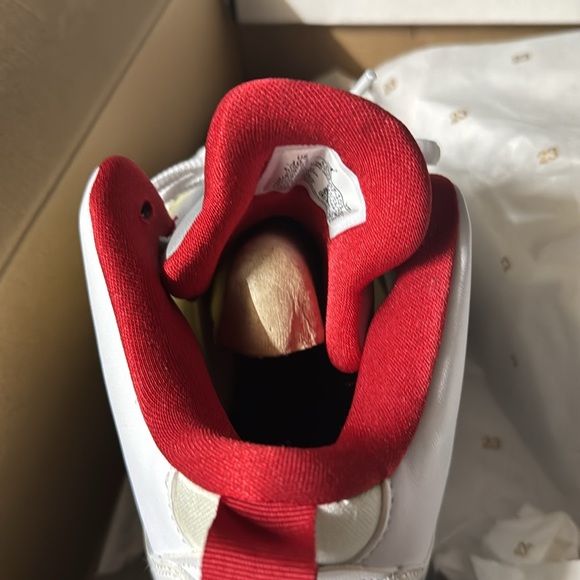 White and red color 2 1/2 size men - Picture 5 of 5